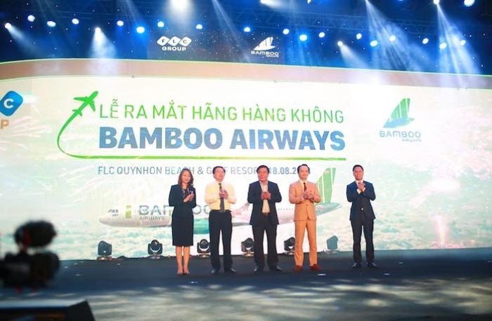 Các thành viên chủ chốt của Bamboo Airways bấm nút ra mắt bộ nhận diện thương hiệu